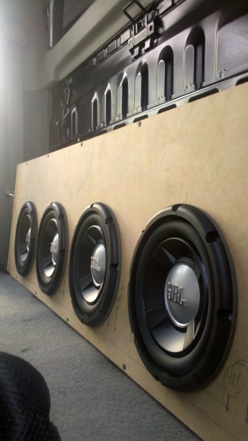 hilux subwoofer box